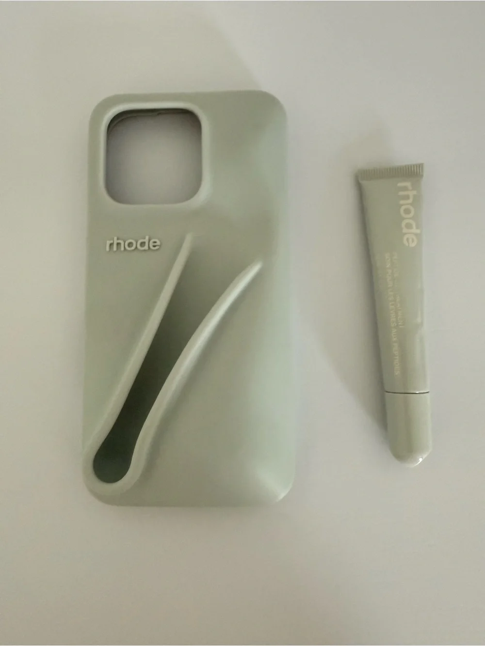 Rhode Grey Lip Case iPhone 16 Pro